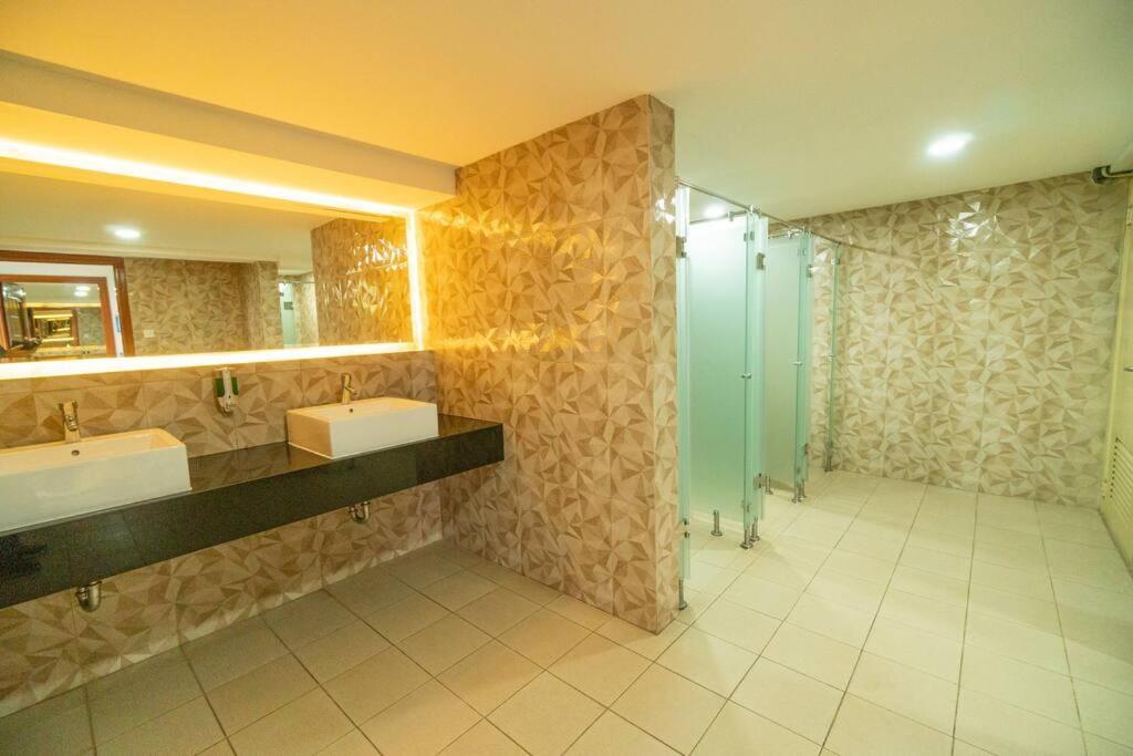 1-Br At Central Jakarta, Scbd, Thamrin Residence Exterior photo